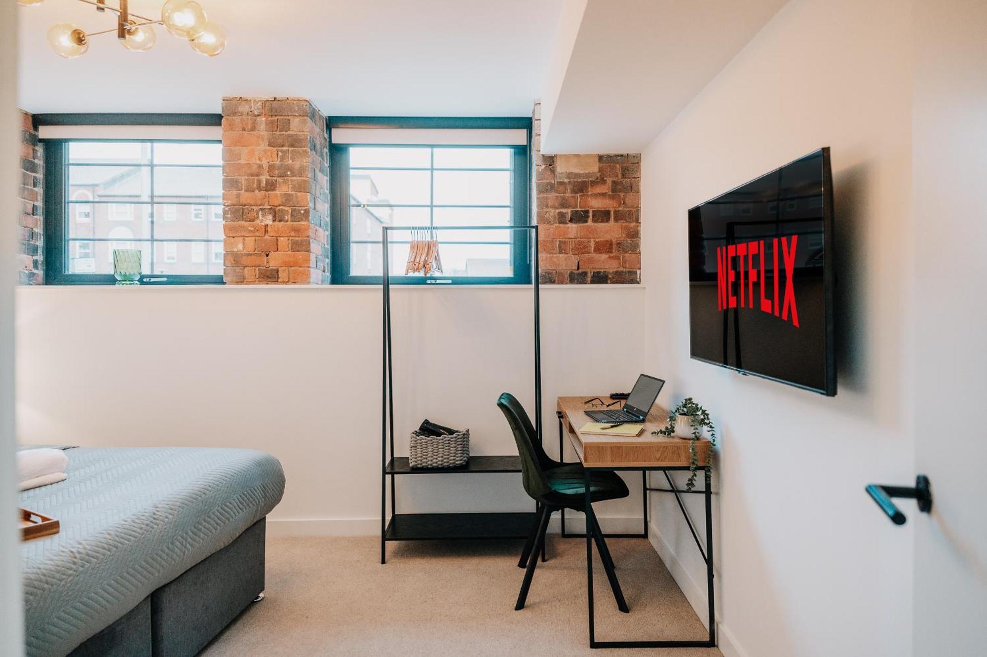 Grade II Listed Unique City Gem, City Centre, Fast Wifi, Contractors, Family Birmingham Bagian luar foto